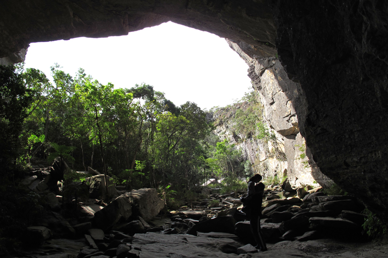 Por baixo da Ponte de Pedra
