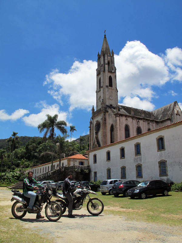Passeio de moto no Caraça