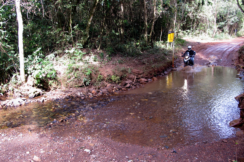 Estrada boa pra trilha indo para Cachoeira de Santo Antônio