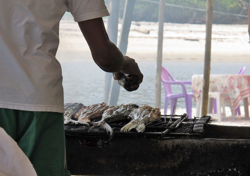 Peixe assado em Jeribucaçu