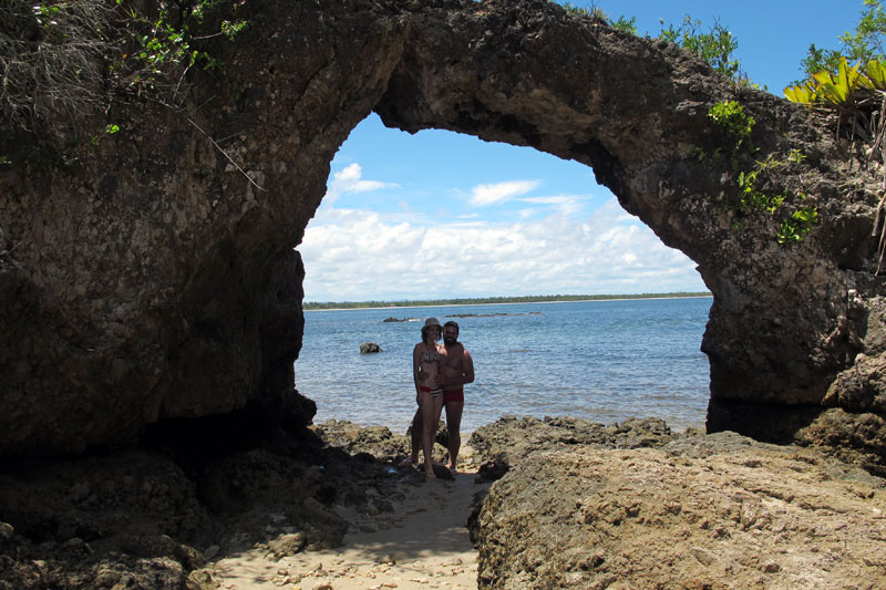 A "pedra furada" que dá nome a Ilha