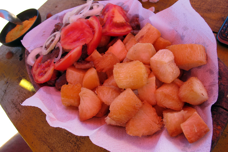 Carne de sol com mandioca em Dunas de Itaúnas