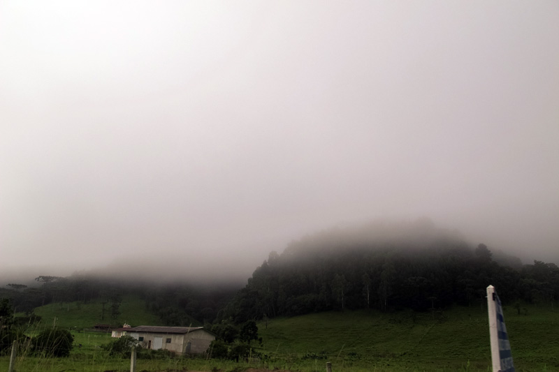 Morro da Igreja e Pedra Furada