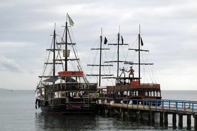 Barco pirata em Canasvieiras, florianópolis