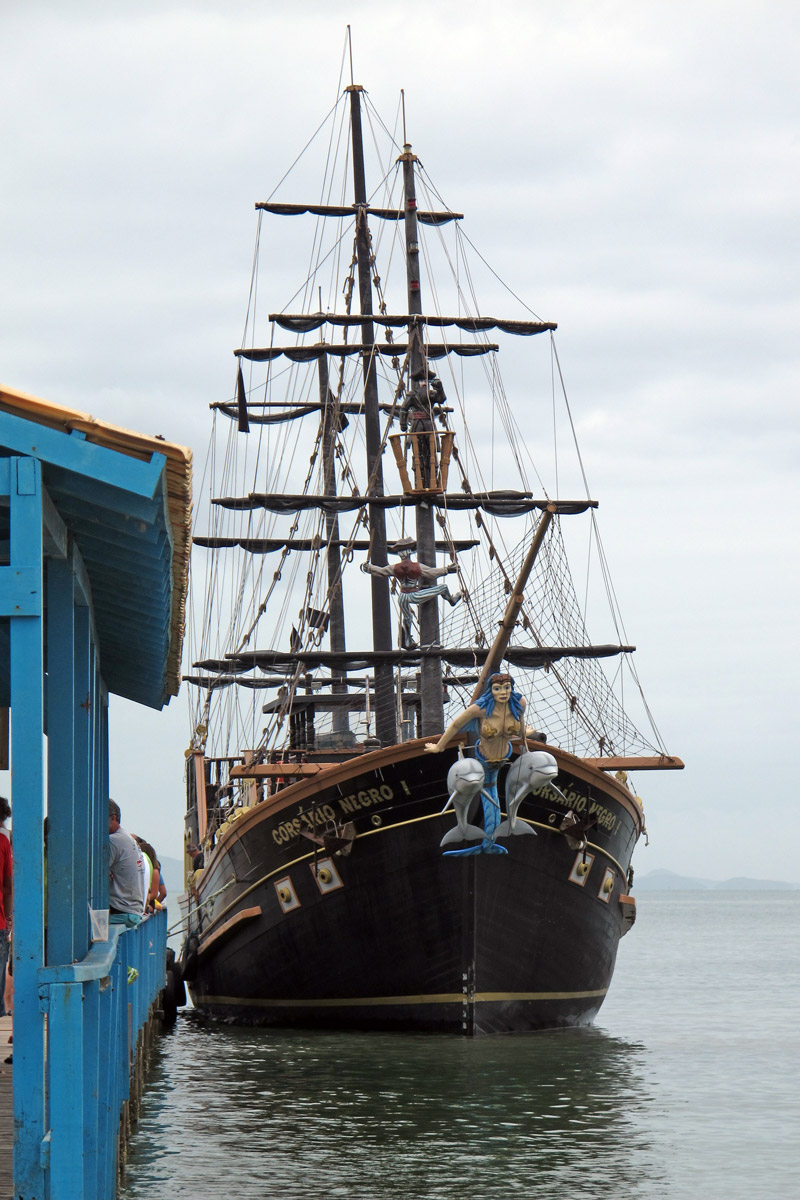 Barco pirata em Canasvieiras, florianópolis