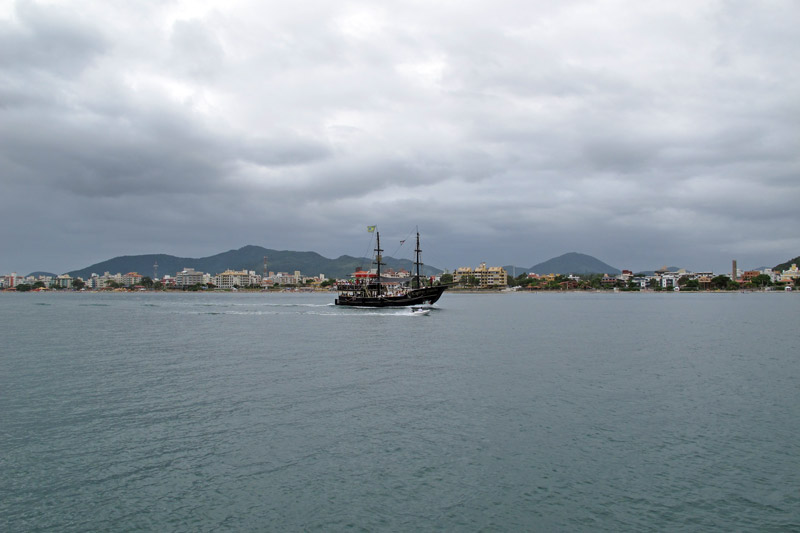 Barco pirata em Canasvieiras, florianópolis