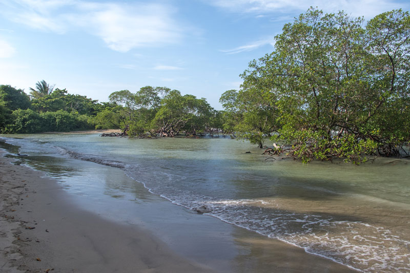 Praia do Encanto (ou quinta praia)