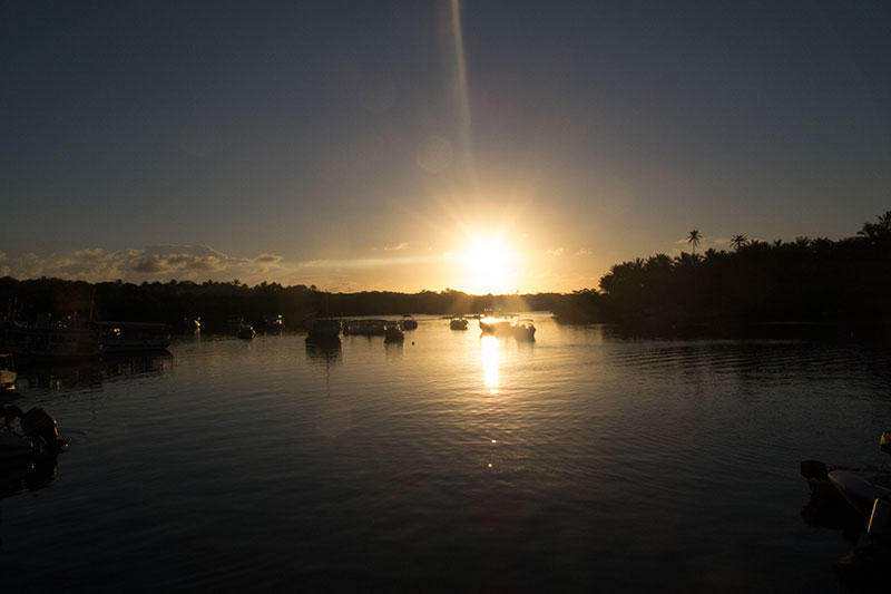 pôr-do-sol no Rio Inferno