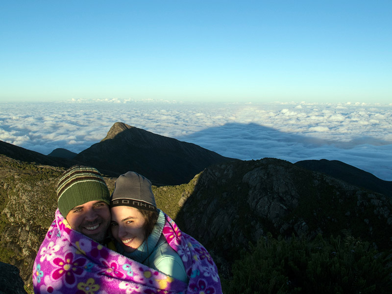 Vista do Pico da Bandeira no nascer do sol