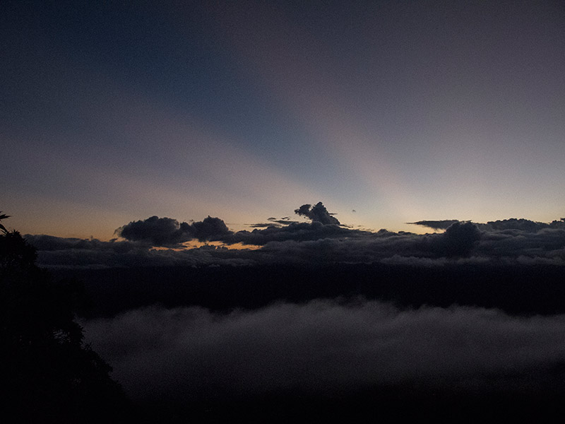 Por do sol no acampamento Tronqueira, no pico da bandeira